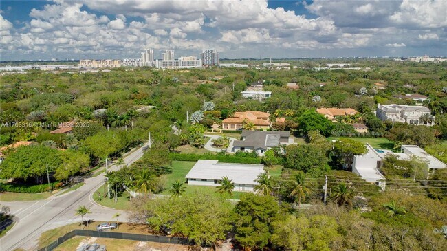 Foto del edificio - 6695 SW 96th St