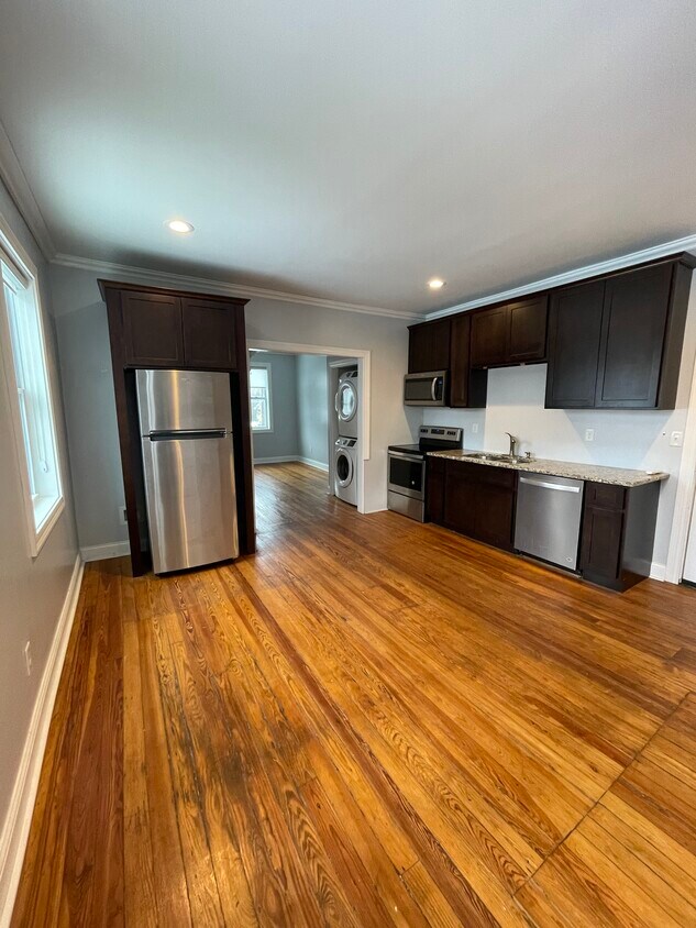 Kitchen/living area - 195 Kentucky Ave