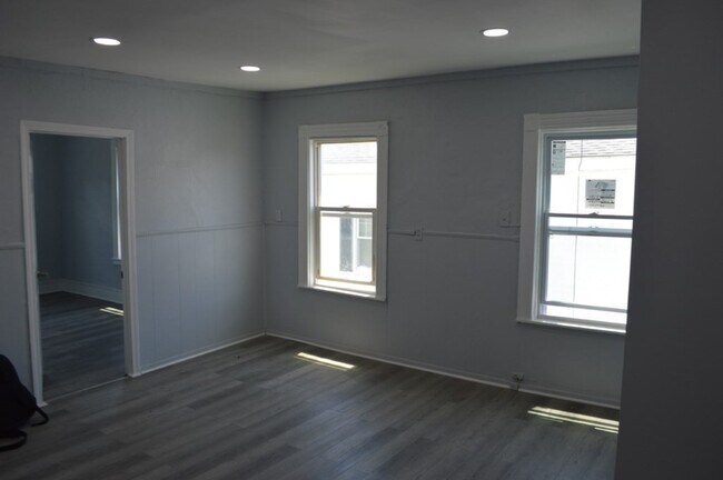 Building Photo - 43 Orient St