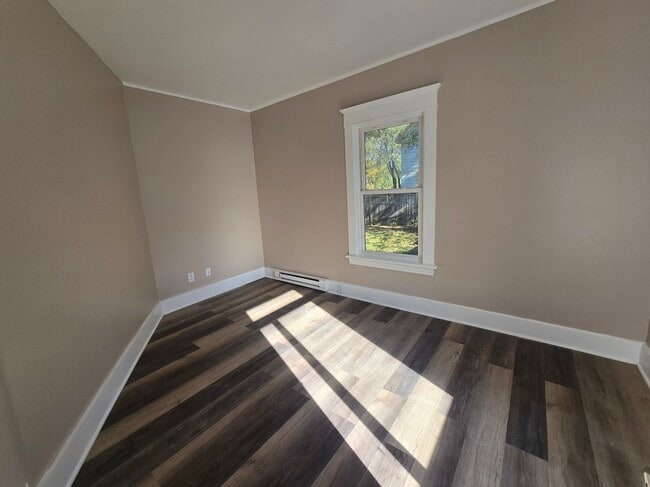 Building Photo - 1422 26th Ave N