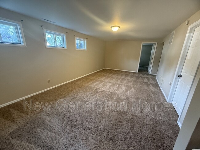 Building Photo - 4425 Fortune Cir S