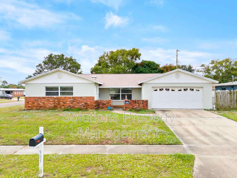 Foto principal - 905 Lisa Dr