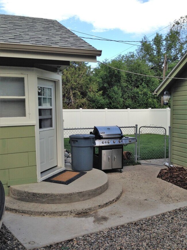 Building Photo - Charming 2 Bedroom Home Near Pioneer Park,...