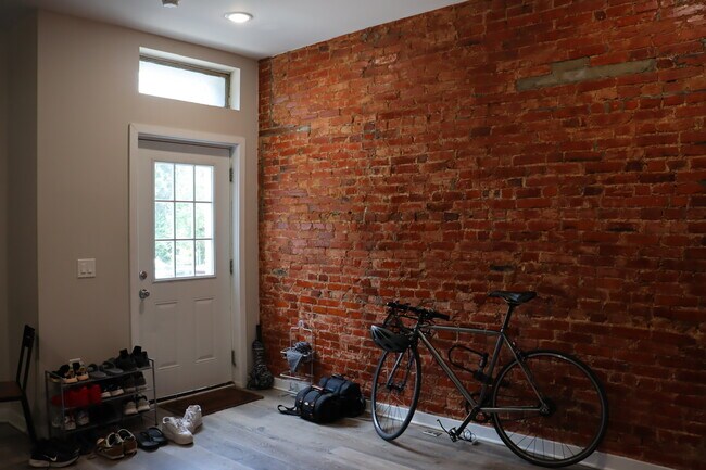 Foto del edificio - 28 N Preston St