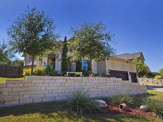 Foto del edificio - 271 Longmont Ln