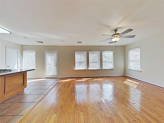 Building Photo - 13023 Skyview Landing Dr