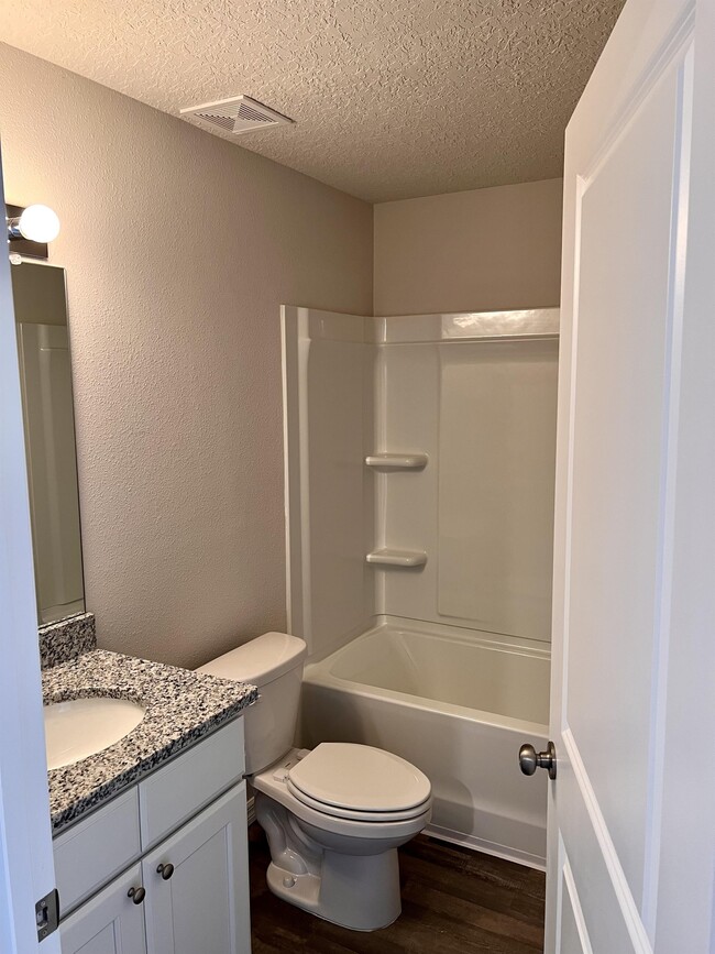 Foto del edificio - 6652 N Bedstrow Blvd