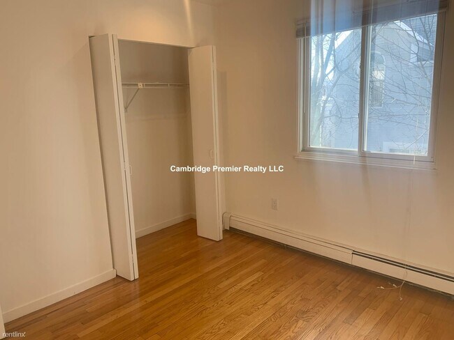 Building Photo - 9 Fort Washington Pl