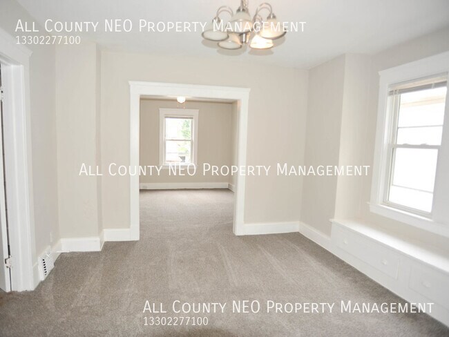 Building Photo - Newly remodeled 2 bedroom!