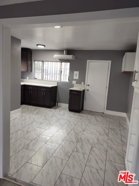 Building Photo - 1137 S Kern Ave