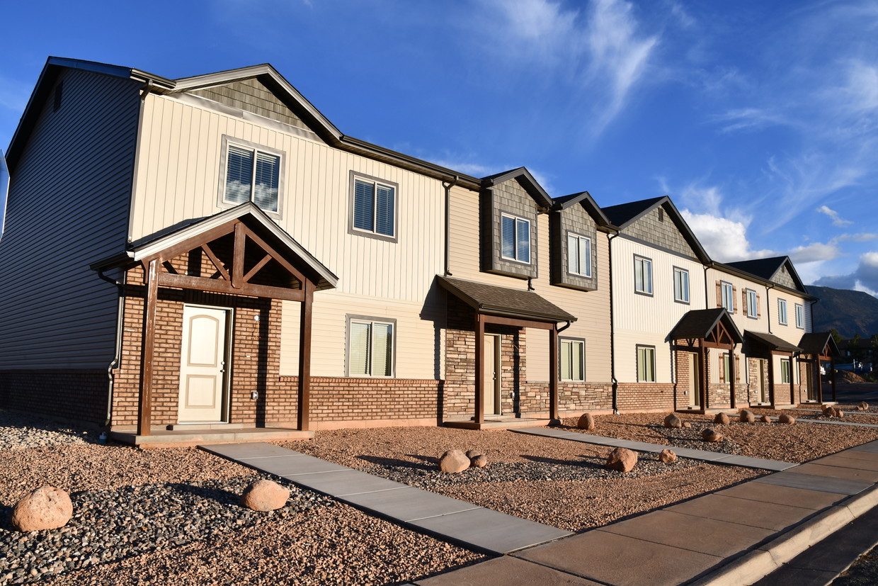 Foto principal - Cedar Pointe Student Housing