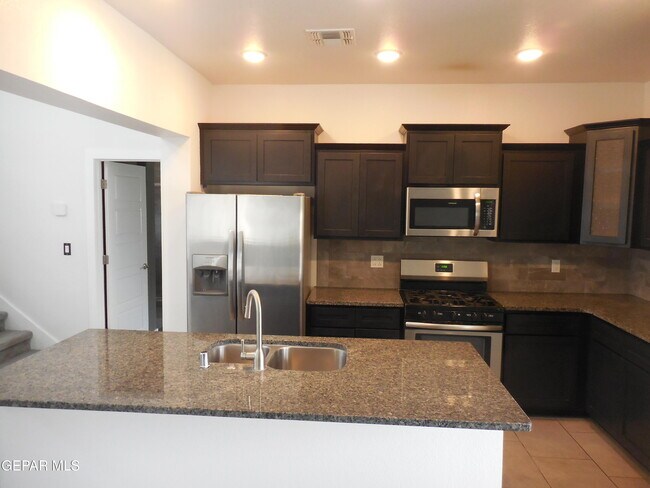 Building Photo - 12125 Mesquite River Dr