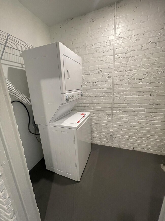 Foto del edificio - 315 W 38th St