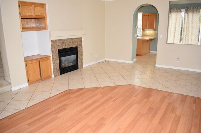 Building Photo - 32 Rossignol Cir