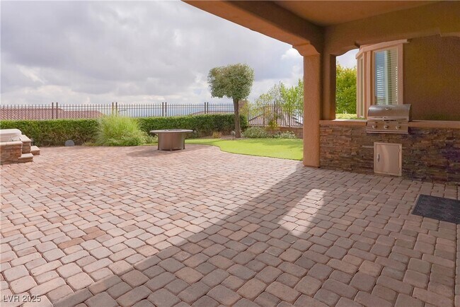 Foto del edificio - 304 Rezzo St