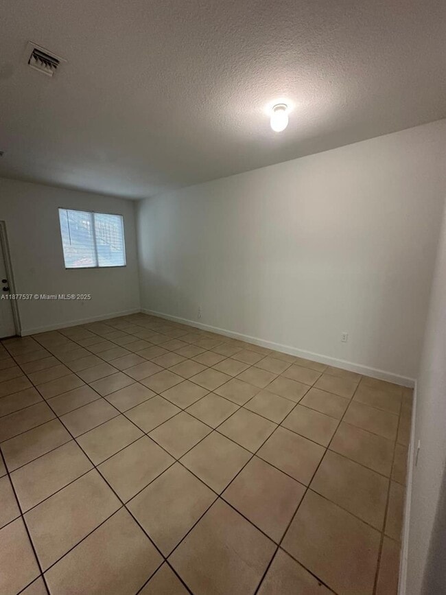Foto del edificio - 2711 SE 16th Ave