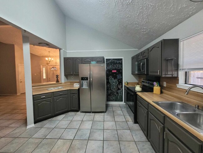 Building Photo - 9011 Welles Way