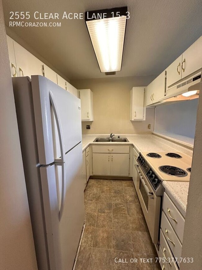 Foto del edificio - 2555 Clear Acre Ln