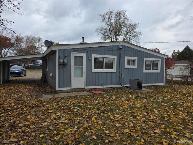 Building Photo - 261 Spring Park