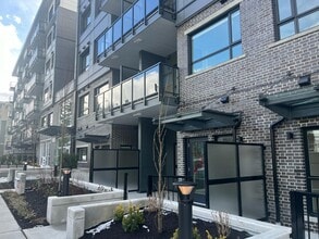 Building Photo - 10777-10138 138 St