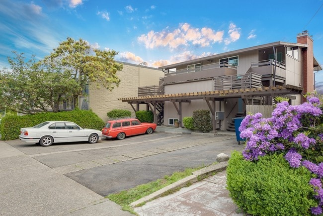 Building Photo - Portage Bay Flats