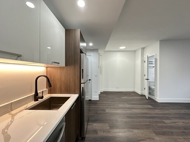 Foto del edificio - 1553 W Hollywood Ave