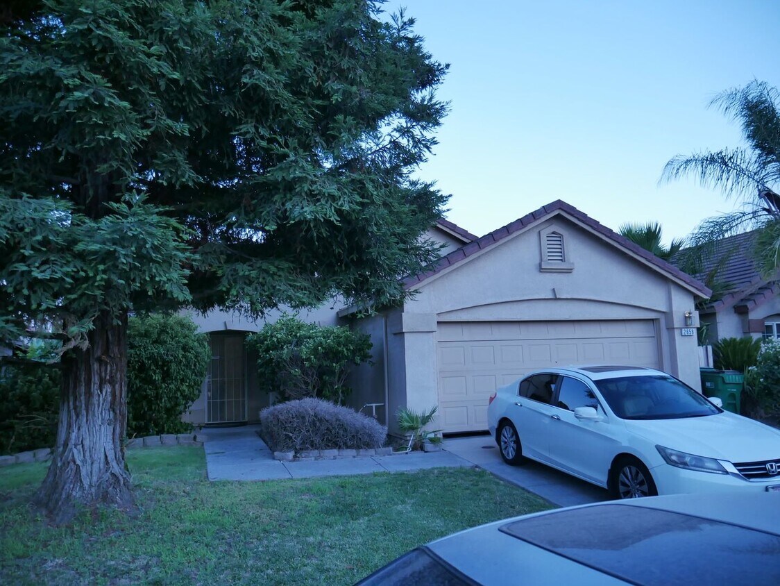 Primary Photo - 1 Story Home With Excellent Curb Appeal