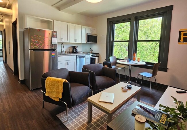 Building Photo - Clyde Street Apartments