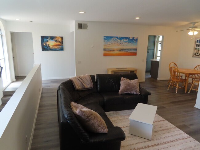 Foto del edificio - Partially Furnished Two Bedroom Condo in College Area