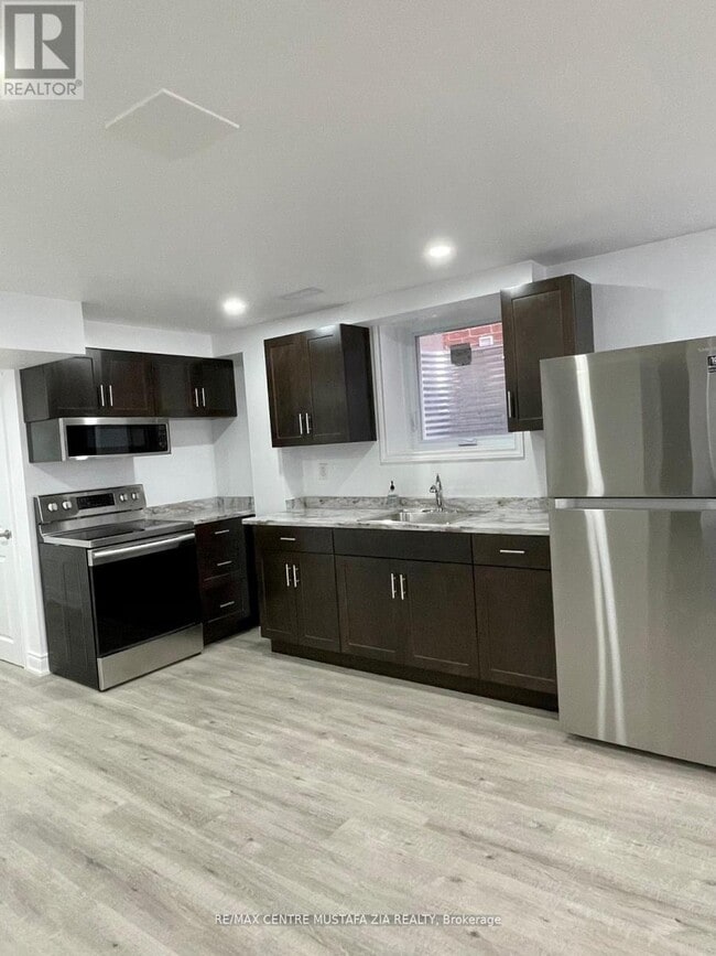 Building Photo - 1556 Farmstead Dr