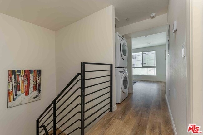 Foto del edificio - 815 N Kingsley Dr