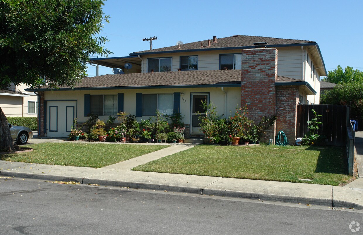 Primary Photo - 645 Azara Pl