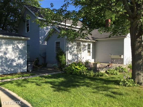 Primary Photo - 490 E Washington Rd