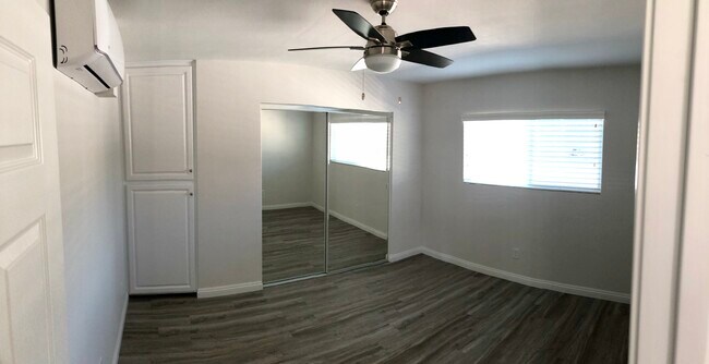 Segundo dormitorio con armarios empotrados. - 15Eleven Apartments