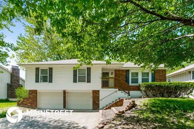 Building Photo - 5016 S Kendall Dr