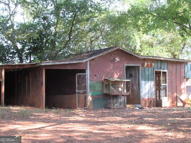 Foto del edificio - 1379 Sam Craven Rd