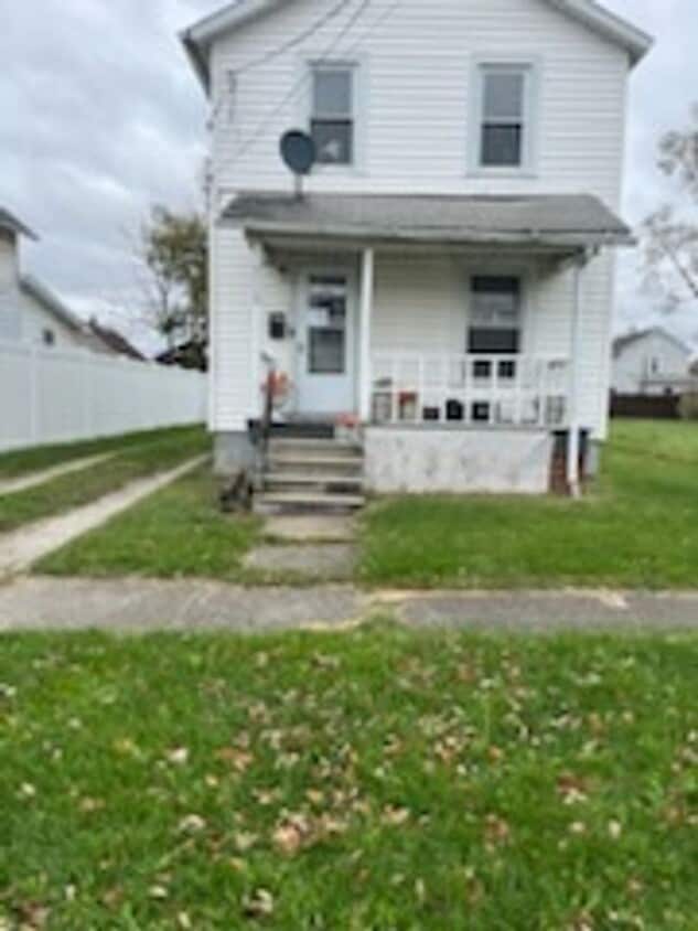 Primary Photo - Section 8 welcome, 3 bedrooms 1 Bath. Spac...