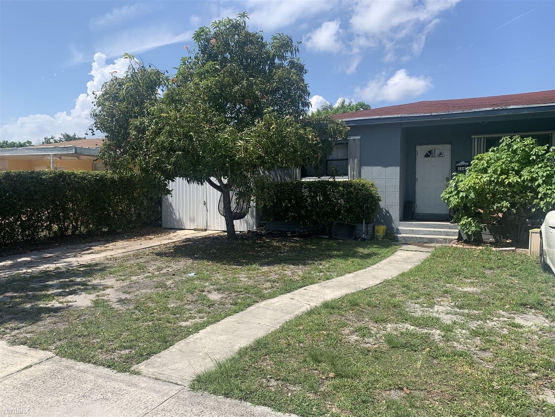 Primary Photo - 3 br, 2 bath House - 1141 NE 154th Ter