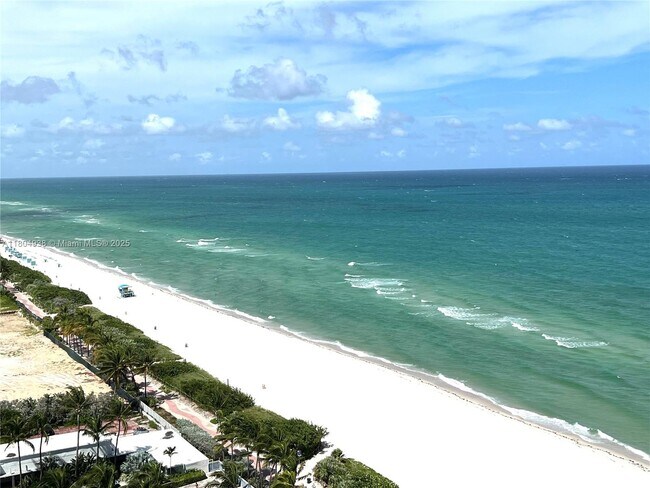 Foto del edificio - 6515 Collins Ave