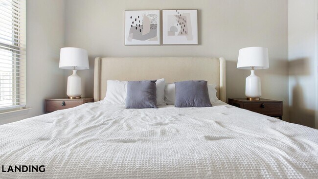 Foto del edificio - 701 W 101st Pl S