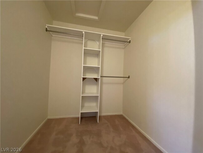 Foto del edificio - 2624 Breakers Creek Dr