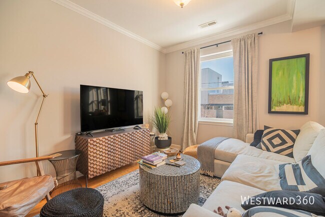 Foto del edificio - 2209 N Drake Ave