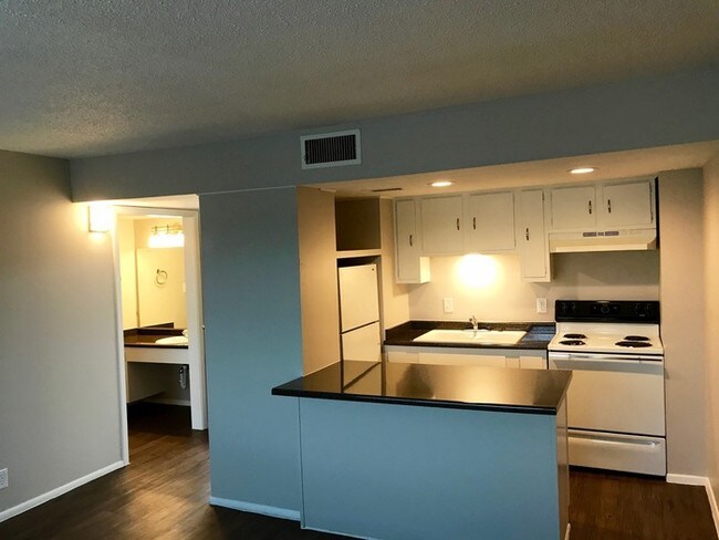 Foto del edificio - 802 Gold Ave SW