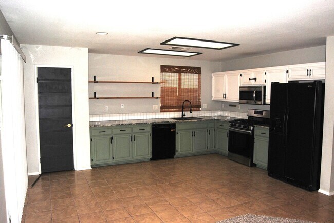 Building Photo - 4739 Shadow Stone St