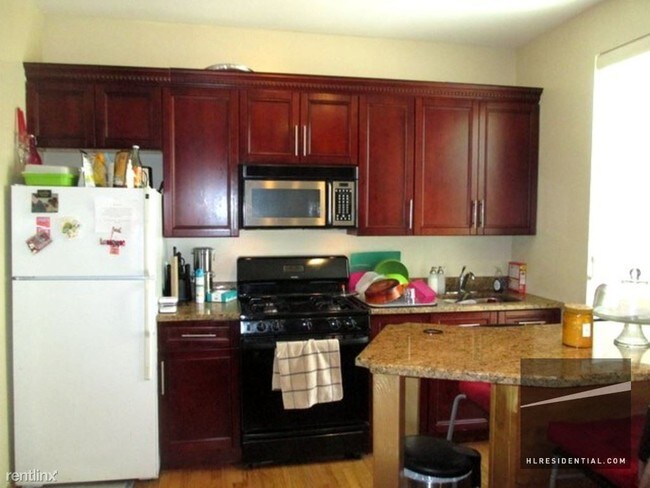 Building Photo - 2902 24th Ave