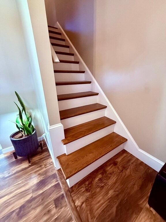 Building Photo - 9 Omaha St