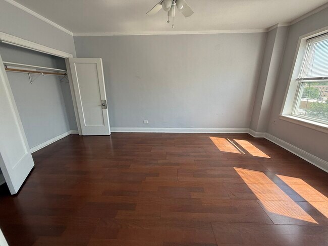 Foto del edificio - 6930 N Greenview Ave