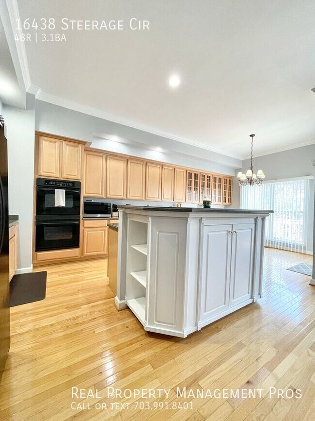 Building Photo - 16438 Steerage Cir