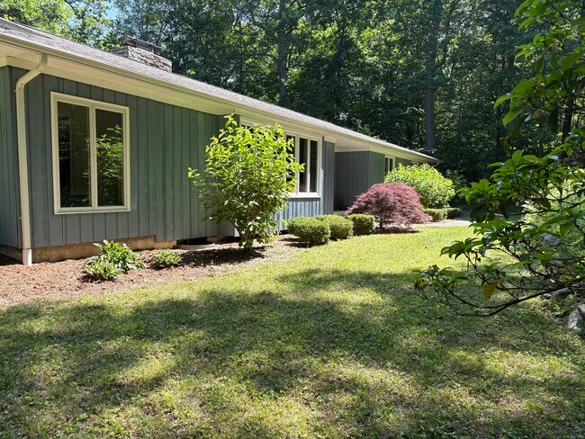 Building Photo - 32 Sheep Pasture Rd