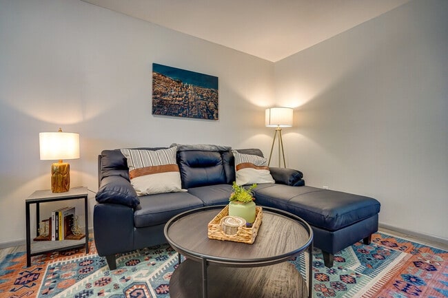 Foto del edificio - 407 S 94th Pl